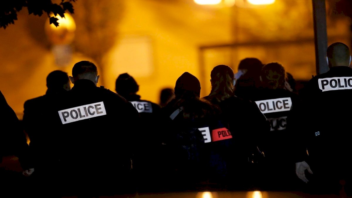 France Terrorist Attack: पैगंबर का कार्टून दिखाने पर शिक्षक की हत्या, फ्रांस के राष्ट्रपति ने इस्लामिक आतंकवाद बताया France Terrorist Attack: पैगंबर का कार्टून दिखाने पर शिक्षक की हत्या, फ्रांस के राष्ट्रपति ने इस्लामिक आतंकवाद बताया