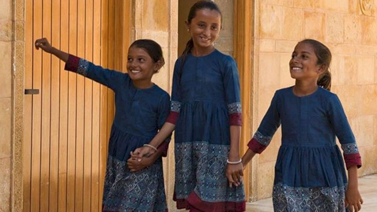 ब्राइडल पोशाक में नाम कमाने के बाद अब स्कूल ड्रेस डिज़ाइन करेंगे सब्यसाची मुखर्जी ब्राइडल पोशाक में नाम कमाने के बाद अब स्कूल ड्रेस डिज़ाइन करेंगे सब्यसाची मुखर्जी