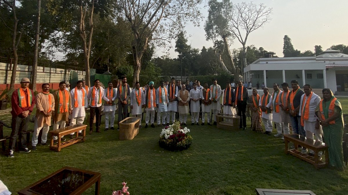 MP By Election: दलबदलुओं के रेट कार्ड से कौन बिदका, कौन डरा, किसने लिया मज़ा MP By Election: दलबदलुओं के रेट कार्ड से कौन बिदका, कौन डरा, किसने लिया मज़ा