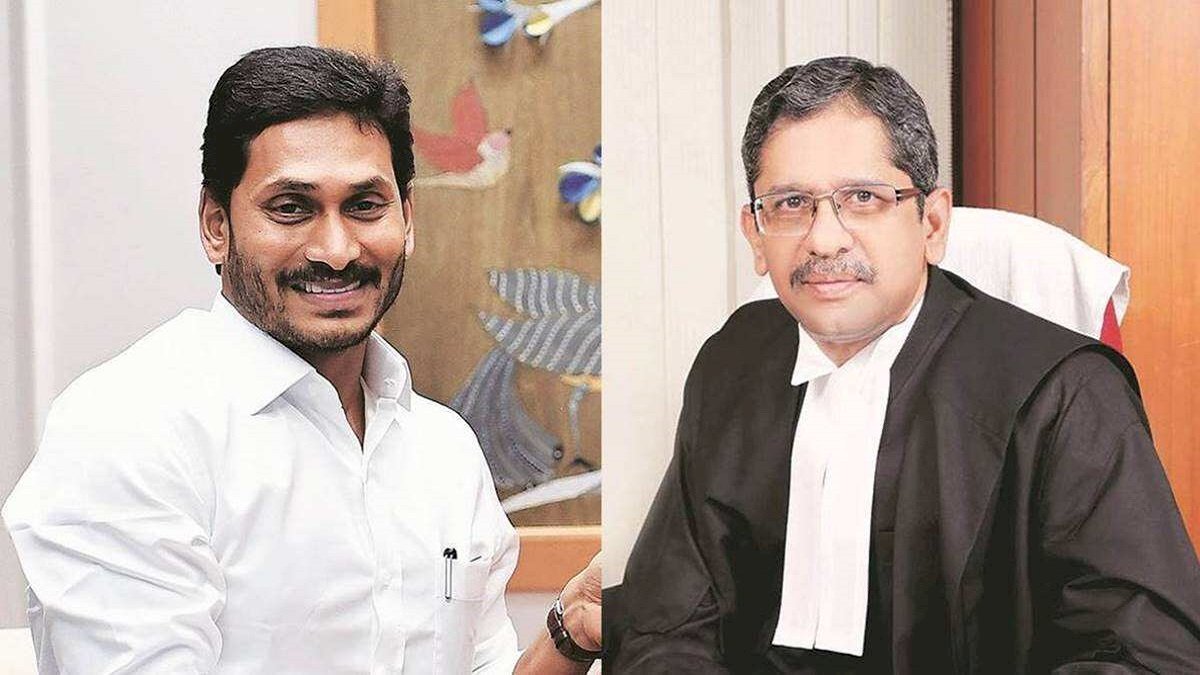 आंध्र प्रदेश सीएम के आरोपों पर जस्टिस रमन्ना का बयान, जज के लिए निडर होकर न्याय करना ज़रूरी आंध्र प्रदेश सीएम के आरोपों पर जस्टिस रमन्ना का बयान, जज के लिए निडर होकर न्याय करना ज़रूरी