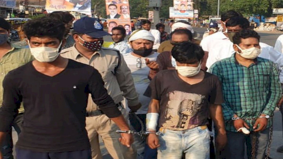 MP Crime: जबलपुर में कारोबारी के बेटे का अपहरण, फिरौती वसूलने के बाद भी हत्या MP Crime: जबलपुर में कारोबारी के बेटे का अपहरण, फिरौती वसूलने के बाद भी हत्या