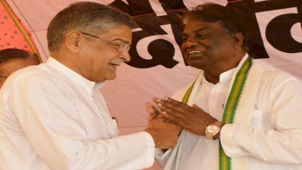 MP By Elections: सांची में मुश्किल है प्रभुराम चौधरी की राह, बीजेपी को सता रहा शेजवार की नाराज़गी का डर MP By Elections: सांची में मुश्किल है प्रभुराम चौधरी की राह, बीजेपी को सता रहा शेजवार की नाराज़गी का डर