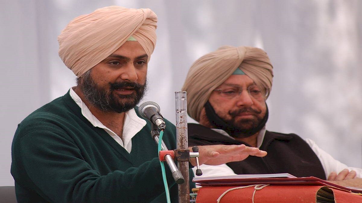 कैप्टन अमरिंदर सिंह के बेटे रनिंदर सिंह को ED ने भेजा समन, गैरकानूनी विदेशी फंड से जुड़ा है मामला कैप्टन अमरिंदर सिंह के बेटे रनिंदर सिंह को ED ने भेजा समन, गैरकानूनी विदेशी फंड से जुड़ा है मामला