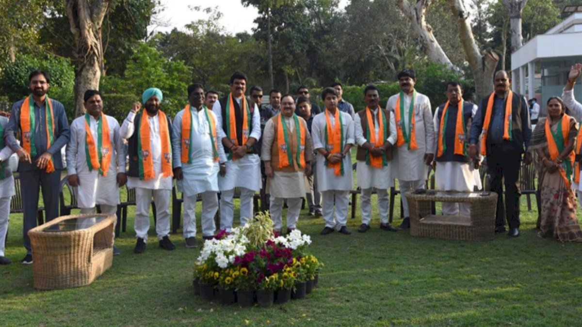 कांग्रेसमय होती भाजपा के अन्तःपुर में बढ़ रही है बेचैनी कांग्रेसमय होती भाजपा के अन्तःपुर में बढ़ रही है बेचैनी