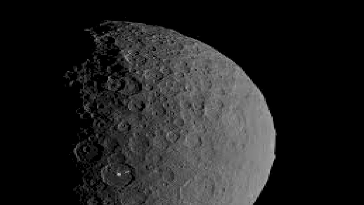 Water On Moon: चांद पर मिला पानी, चंद्रयान की खोज पर अमेरिकी स्पेस एजेंसी NASA ने लगाई मुहर Water On Moon: चांद पर मिला पानी, चंद्रयान की खोज पर अमेरिकी स्पेस एजेंसी NASA ने लगाई मुहर