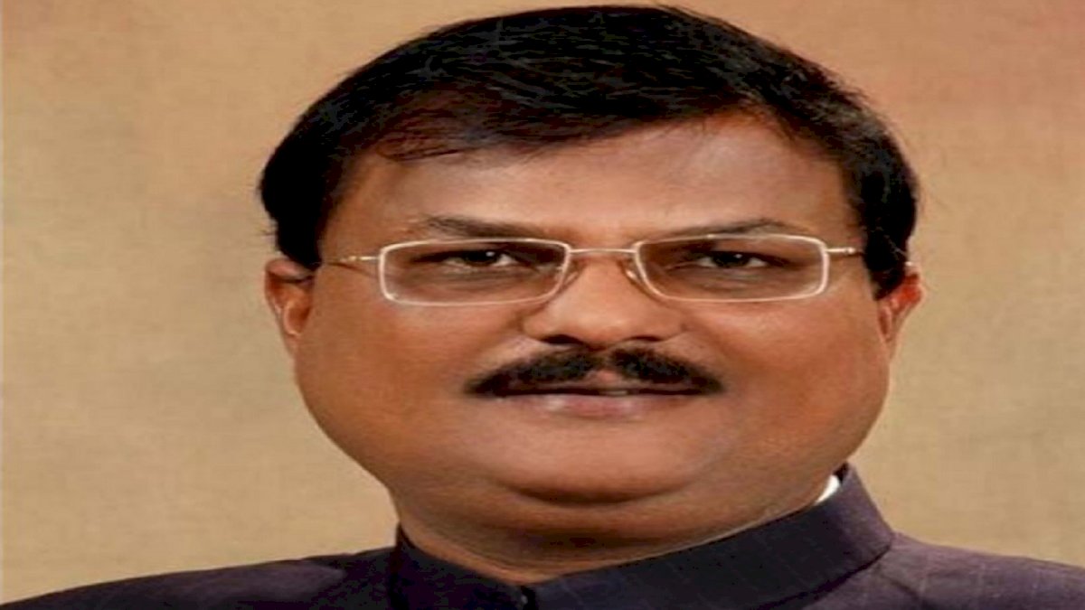 Mp by Election: कांग्रेस प्रत्याशी प्रेमचंद गुड्डू को निर्वाचन अधिकारी का नोटिस, 48 घंटे में मांगा जवाब Mp by Election: कांग्रेस प्रत्याशी प्रेमचंद गुड्डू को निर्वाचन अधिकारी का नोटिस, 48 घंटे में मांगा जवाब