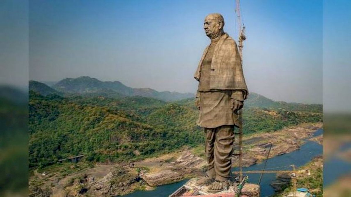 प्रधानमंत्री के केवड़िया दौरे से पहले दो दर्जन पुलिसकर्मी हुए कोविड पॉज़िटिव प्रधानमंत्री के केवड़िया दौरे से पहले दो दर्जन पुलिसकर्मी हुए कोविड पॉज़िटिव