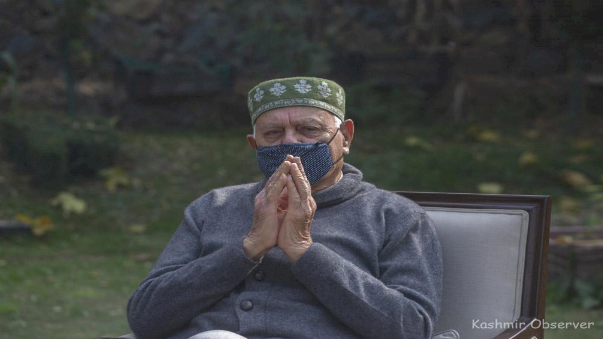 Jammu Kashmir: फारूक अब्दुल्ला को दरगाह जाने से रोका गया, नेशनल कॉन्फ्रेंस ने जताया एतराज़ Jammu Kashmir: फारूक अब्दुल्ला को दरगाह जाने से रोका गया, नेशनल कॉन्फ्रेंस ने जताया एतराज़