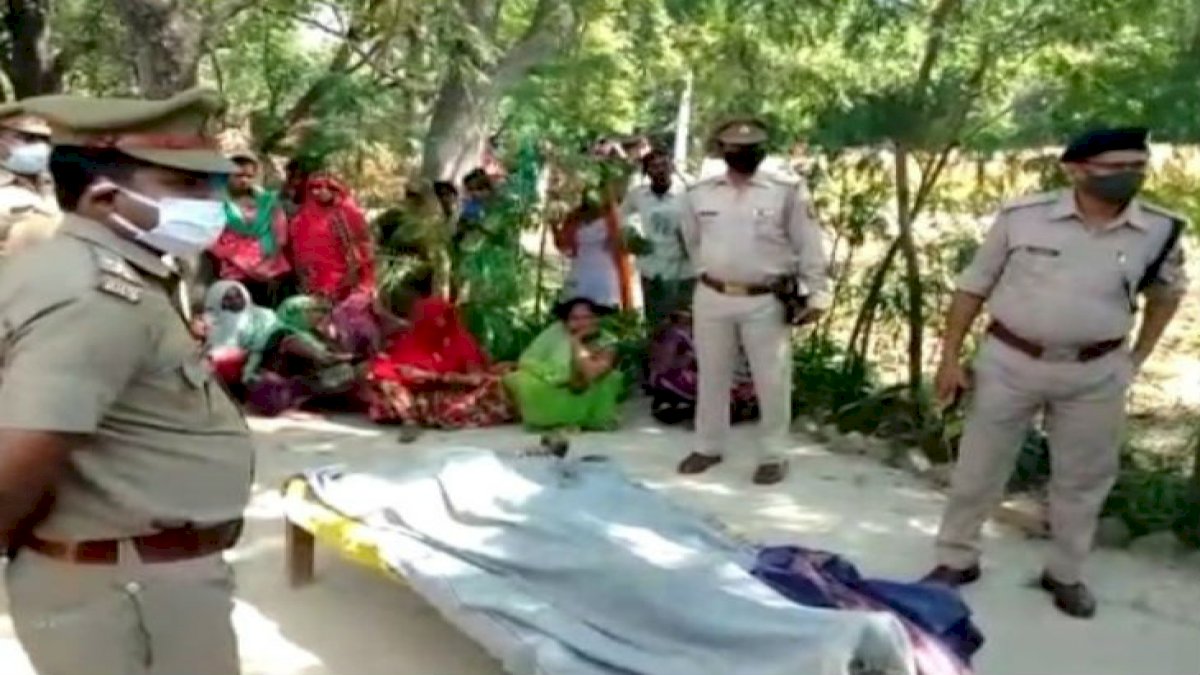 Amethi: प्रधानपति को अगवा कर ज़िंदा जलाया, अब तक तीन लोग गिरफ्तार Amethi: प्रधानपति को अगवा कर ज़िंदा जलाया, अब तक तीन लोग गिरफ्तार