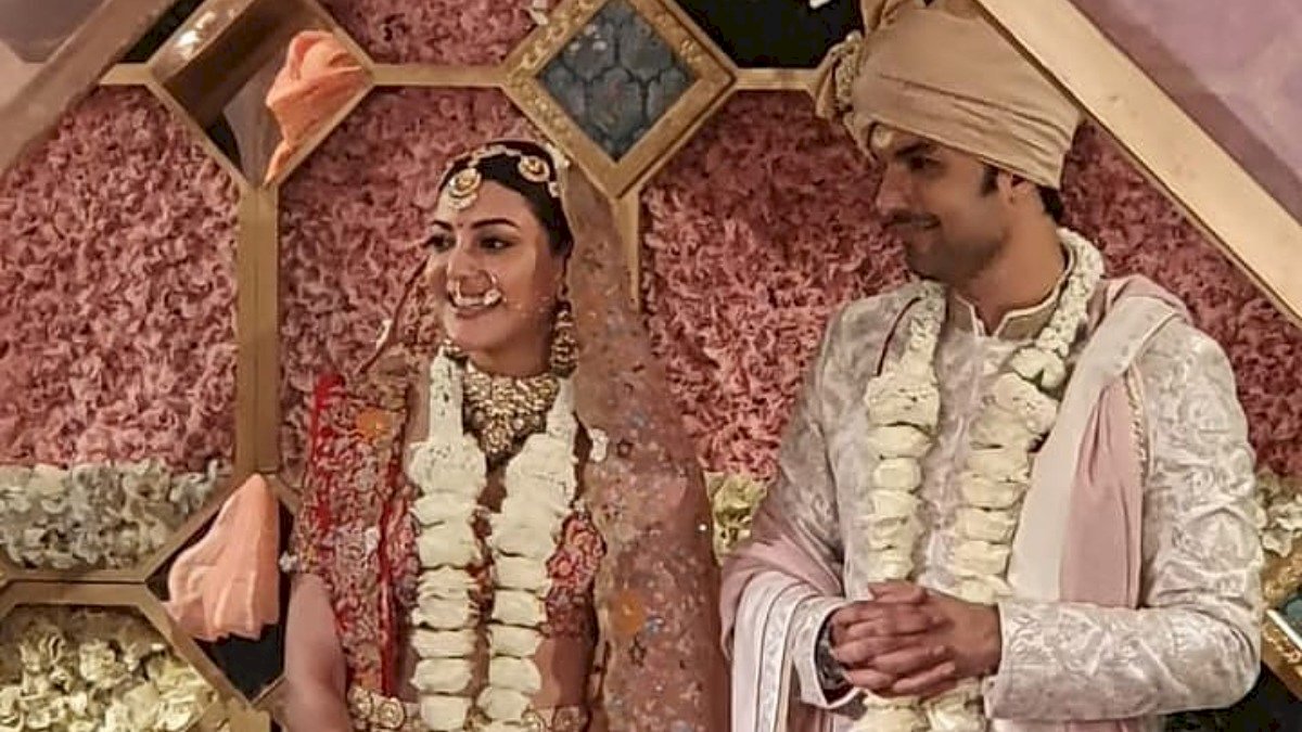 Kajal Aggarwal Wedding: अभिनेत्री काजल अग्रवाल ने गौतम किचलू के साथ लिए फेरे Kajal Aggarwal Wedding: अभिनेत्री काजल अग्रवाल ने गौतम किचलू के साथ लिए फेरे