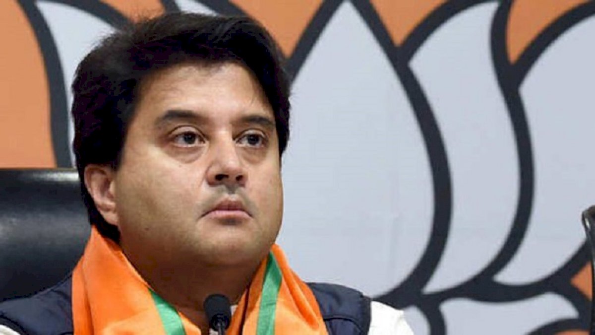 MP By Election: जीतू पटवारी ने सिंधिया को बताया ब्लैकमेलर, BJP पर विधायक खरीदने का लगाया आरोप MP By Election: जीतू पटवारी ने सिंधिया को बताया ब्लैकमेलर, BJP पर विधायक खरीदने का लगाया आरोप