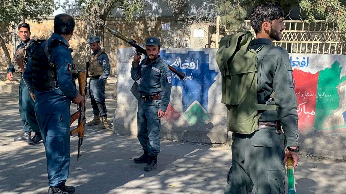 Attack on Kabul University: काबुल यूनिवर्सिटी में आतंकी हमला, 25 की मौत कई घायल Attack on Kabul University: काबुल यूनिवर्सिटी में आतंकी हमला, 25 की मौत कई घायल