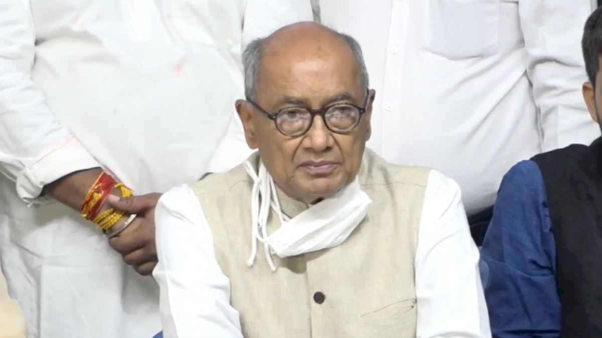 Digvijaya Singh: चुनाव को प्रभावित करने की कोशिश करने वाले अफसरों पर कार्रवाई हो Digvijaya Singh: चुनाव को प्रभावित करने की कोशिश करने वाले अफसरों पर कार्रवाई हो