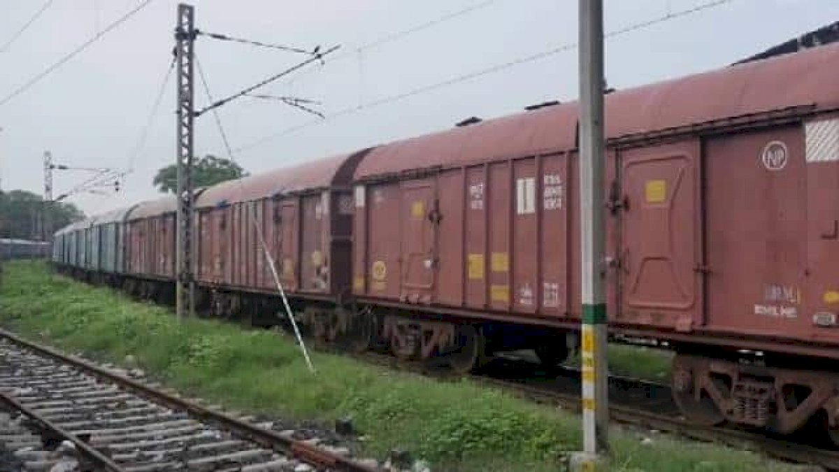 पंजाब में मालगाड़ियों की बहाली के लिए राष्ट्रपति को एक लाख ईमेल भेजेंगे किसान पंजाब में मालगाड़ियों की बहाली के लिए राष्ट्रपति को एक लाख ईमेल भेजेंगे किसान