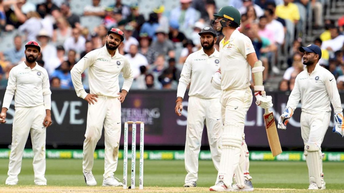 IND vs AUS: कोरोना की वजह से पहले टेस्ट पर संकट के बादल, कई राज्यों ने सीमाएं बंद कीं IND vs AUS: कोरोना की वजह से पहले टेस्ट पर संकट के बादल, कई राज्यों ने सीमाएं बंद कीं