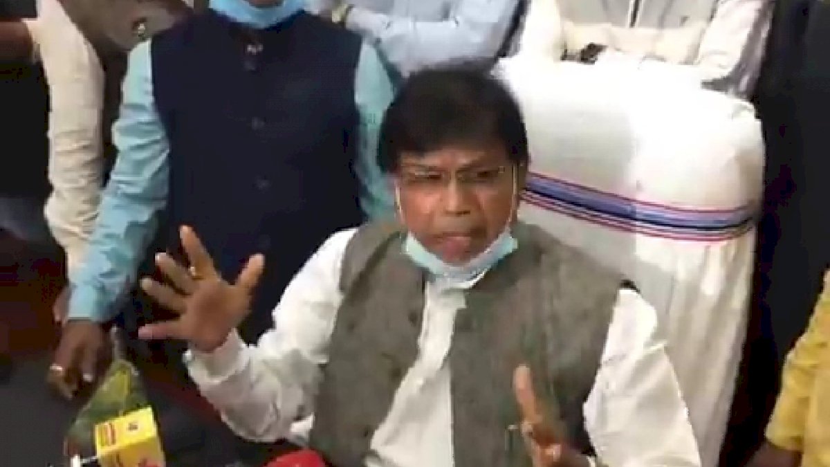 बिहार के शिक्षा मंत्री मेवालाल चौधरी का इस्तीफा, भ्रष्टाचार के आरोपों में घिर गए थे बिहार के शिक्षा मंत्री मेवालाल चौधरी का इस्तीफा, भ्रष्टाचार के आरोपों में घिर गए थे