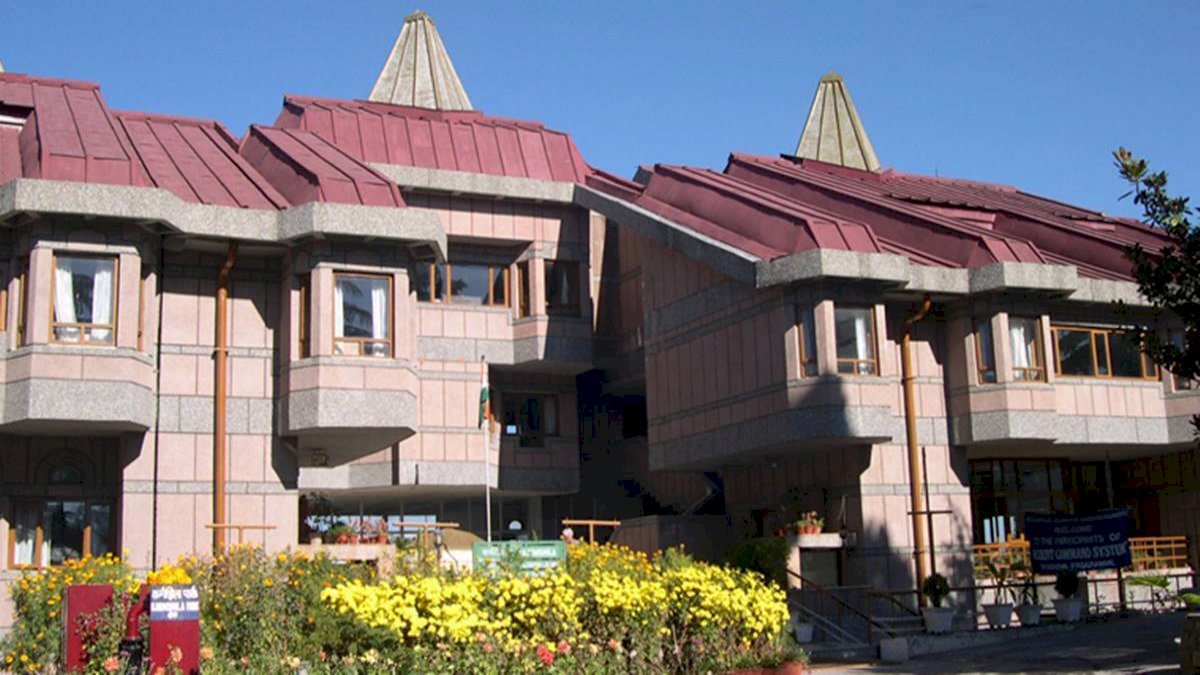 कोरोना की चपेट में मसूरी की LBS एकेडमी, 33 ट्रेनी IAS कोरोना पॉजिटिव कोरोना की चपेट में मसूरी की LBS एकेडमी, 33 ट्रेनी IAS कोरोना पॉजिटिव