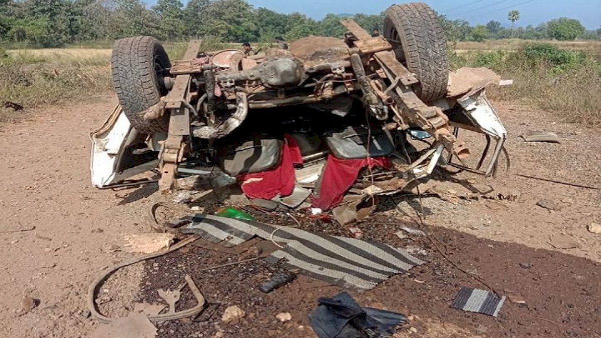 Chhattisgarh: बीजापुर और दंतेवाड़ा में नक्सली हमला, एक की मौत Chhattisgarh: बीजापुर और दंतेवाड़ा में नक्सली हमला, एक की मौत