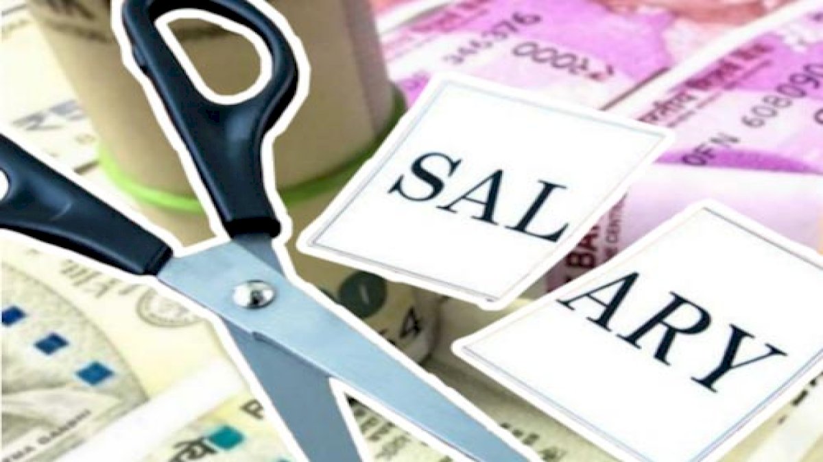 शिवराज के राज में ये कैसा इंसाफ़: अफसरों को पूरा वेतन, कर्मचारियों के लिए 30 फीसदी कटौती शिवराज के राज में ये कैसा इंसाफ़: अफसरों को पूरा वेतन, कर्मचारियों के लिए 30 फीसदी कटौती