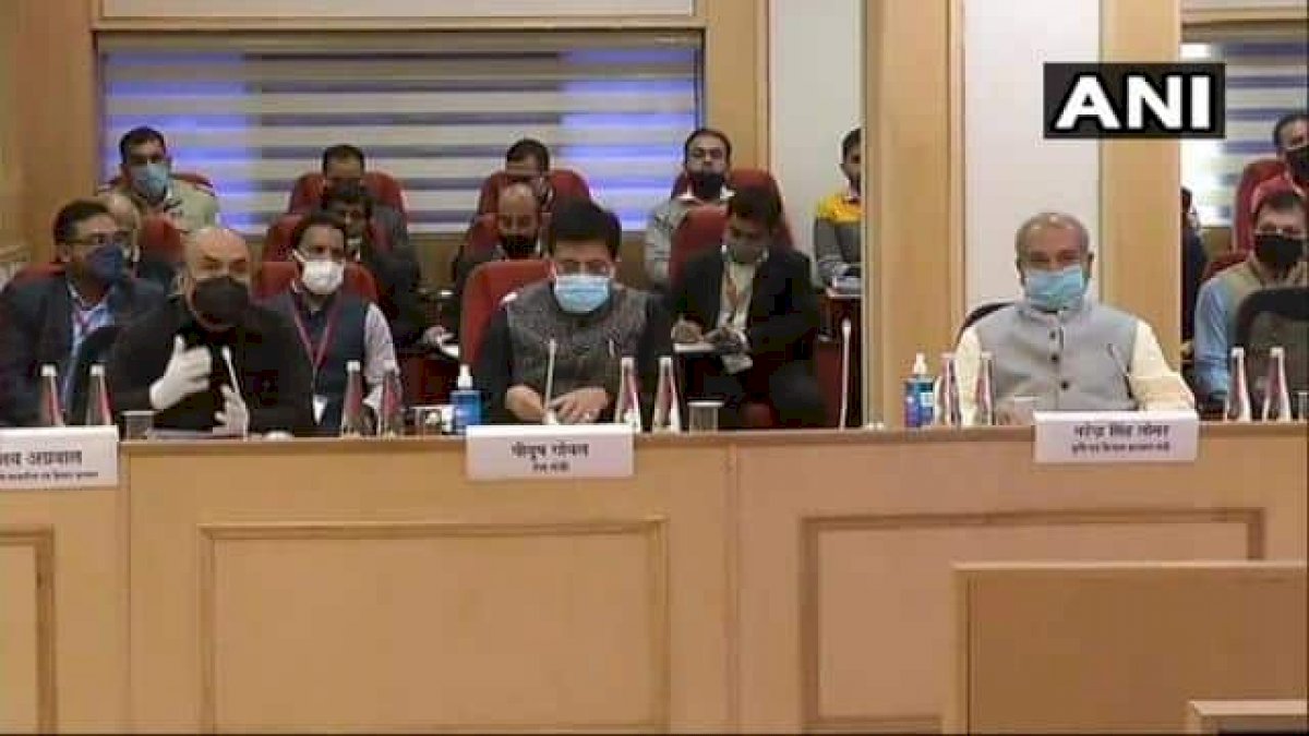 सरकार किसानों से बातचीत को तैयार, लेकिन कल नहीं परसों करेगी वार्ता सरकार किसानों से बातचीत को तैयार, लेकिन कल नहीं परसों करेगी वार्ता