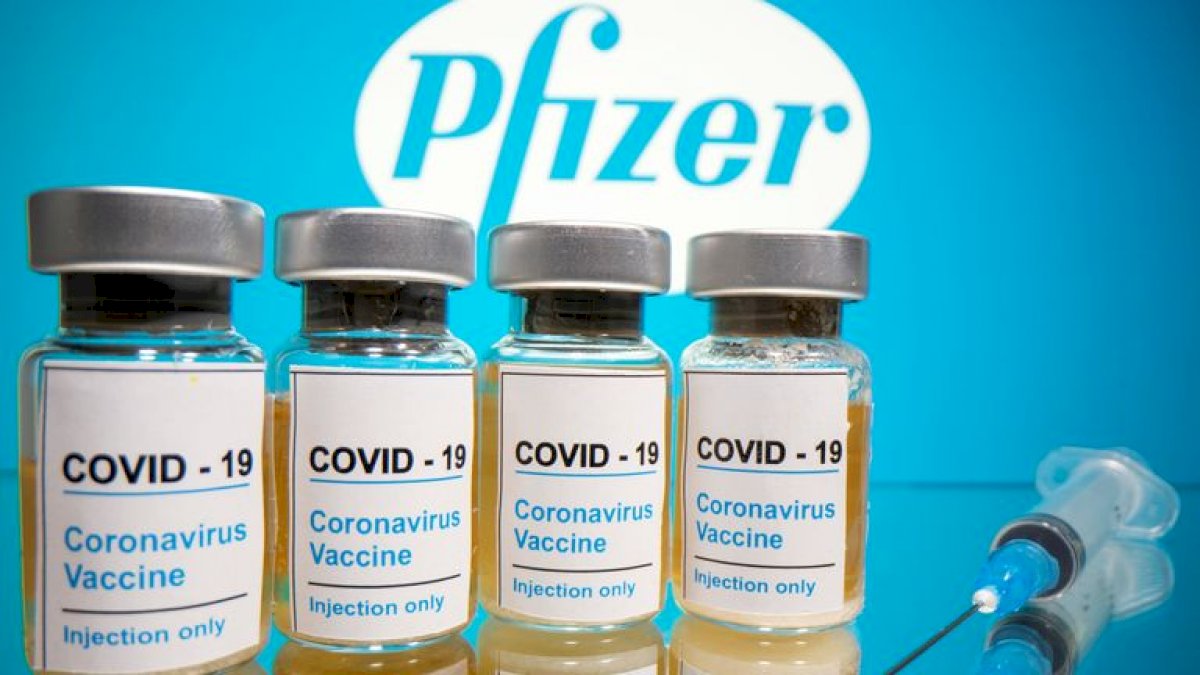 Corona Vaccine : ब्रिटेन में कोरोना से बचाव के लिए टीकाकरण शुरू, फाइज़र के बनाए टीके लगाए गए Corona Vaccine : ब्रिटेन में कोरोना से बचाव के लिए टीकाकरण शुरू, फाइज़र के बनाए टीके लगाए गए