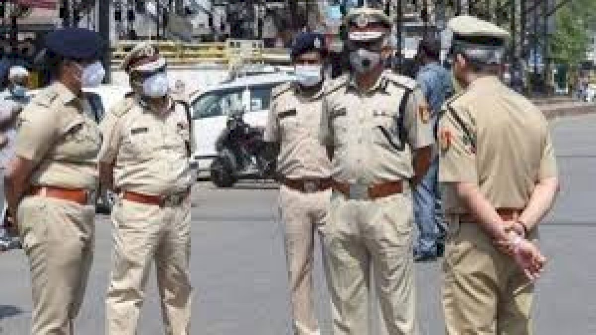 दिल्ली पुलिस ने 10 करोड़ की ड्रग्स बरामद की, दो गिरफ्तार दिल्ली पुलिस ने 10 करोड़ की ड्रग्स बरामद की, दो गिरफ्तार