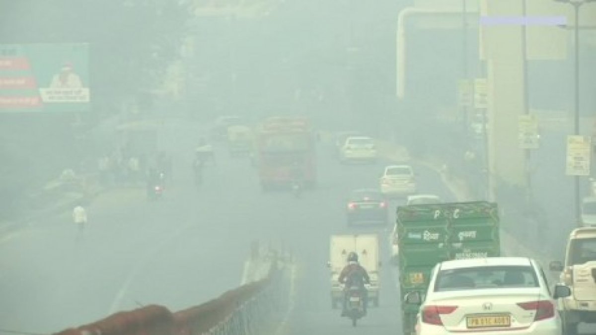 दिल्ली-एनसीआर की हवा हुई बेहद खराब, एयर क्वालिटी में नहीं हो रहा सुधार दिल्ली-एनसीआर की हवा हुई बेहद खराब, एयर क्वालिटी में नहीं हो रहा सुधार