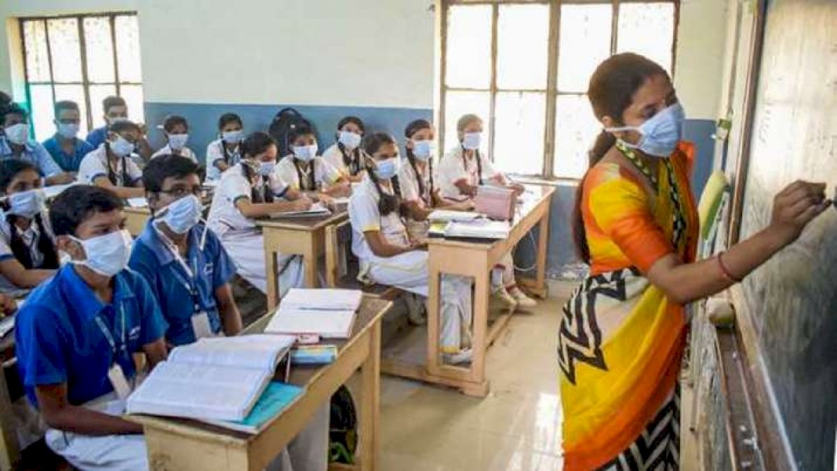 मध्य प्रदेश में निजी स्कूल 14 दिसंबर से खुलने के आसार, स्कूल संचालकों ने दी है आंदोलन की धमकी मध्य प्रदेश में निजी स्कूल 14 दिसंबर से खुलने के आसार, स्कूल संचालकों ने दी है आंदोलन की धमकी