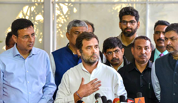 rahul gandhi speeks on jyotiraditya scindia leaving congress