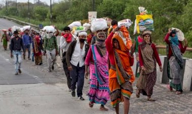 marginalized people going back to home on foot  marginalized people going back to home on foot