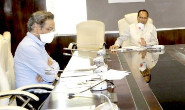 CM shivraj singh chouhan in review meeting 