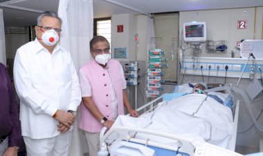 जोगी का हाल जानने पहुंचे पूर्व सीएम रमन सिंह 