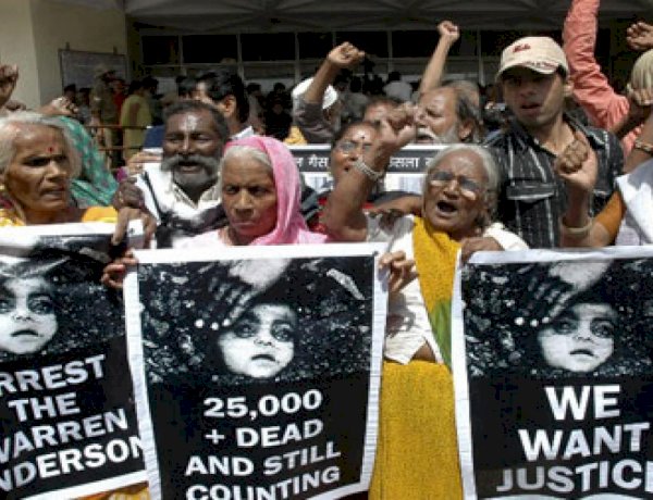 Bhopal gas victim (file photo) Bhopal gas victim (file photo)
