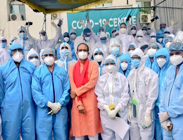 Shivraj Singh Chouhan after recovery from corona at Chirayu Hospital Shivraj Singh Chouhan after recovery from corona at Chirayu Hospital