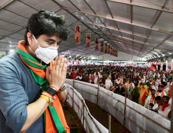 Photo Courtesy: Twitter Photo Courtesy: Twitter