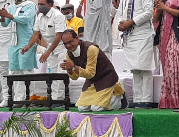 Photo Courtesy: Twitter Photo Courtesy: Twitter