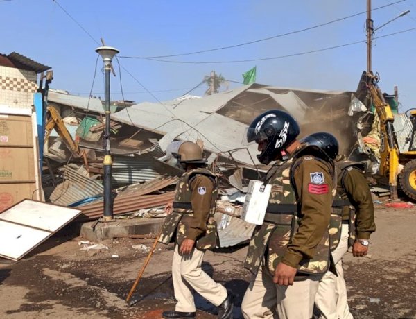 Photo Courtesy : ZeeNews Photo Courtesy : ZeeNews