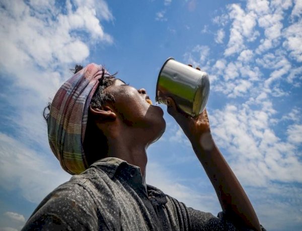Photo Courtesy: Zee News Photo Courtesy: Zee News