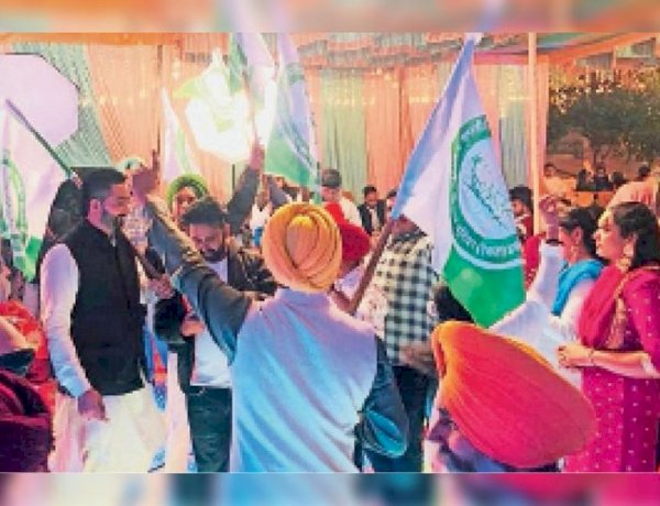 Photo Courtesy: Dainik Bhaskar Photo Courtesy: Dainik Bhaskar